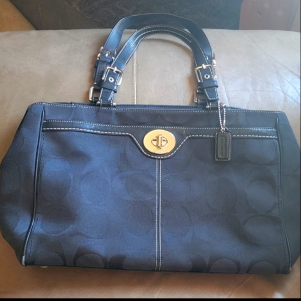 Coach Signature Canvas Tote Purse with Turnlock